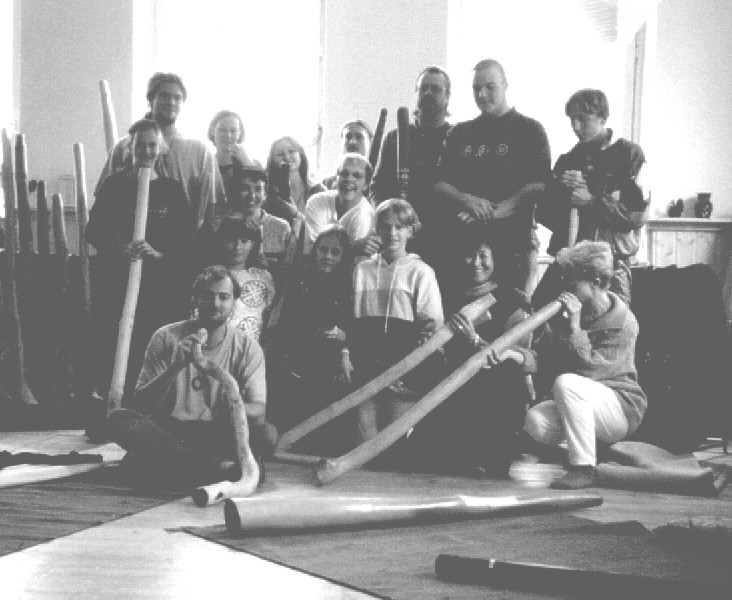 Didgeridoo-Workshop in der alten Schule in Böhen
